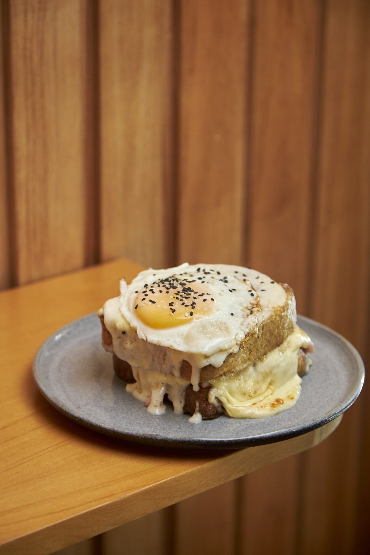 Croque Madame con huevo a la plancha