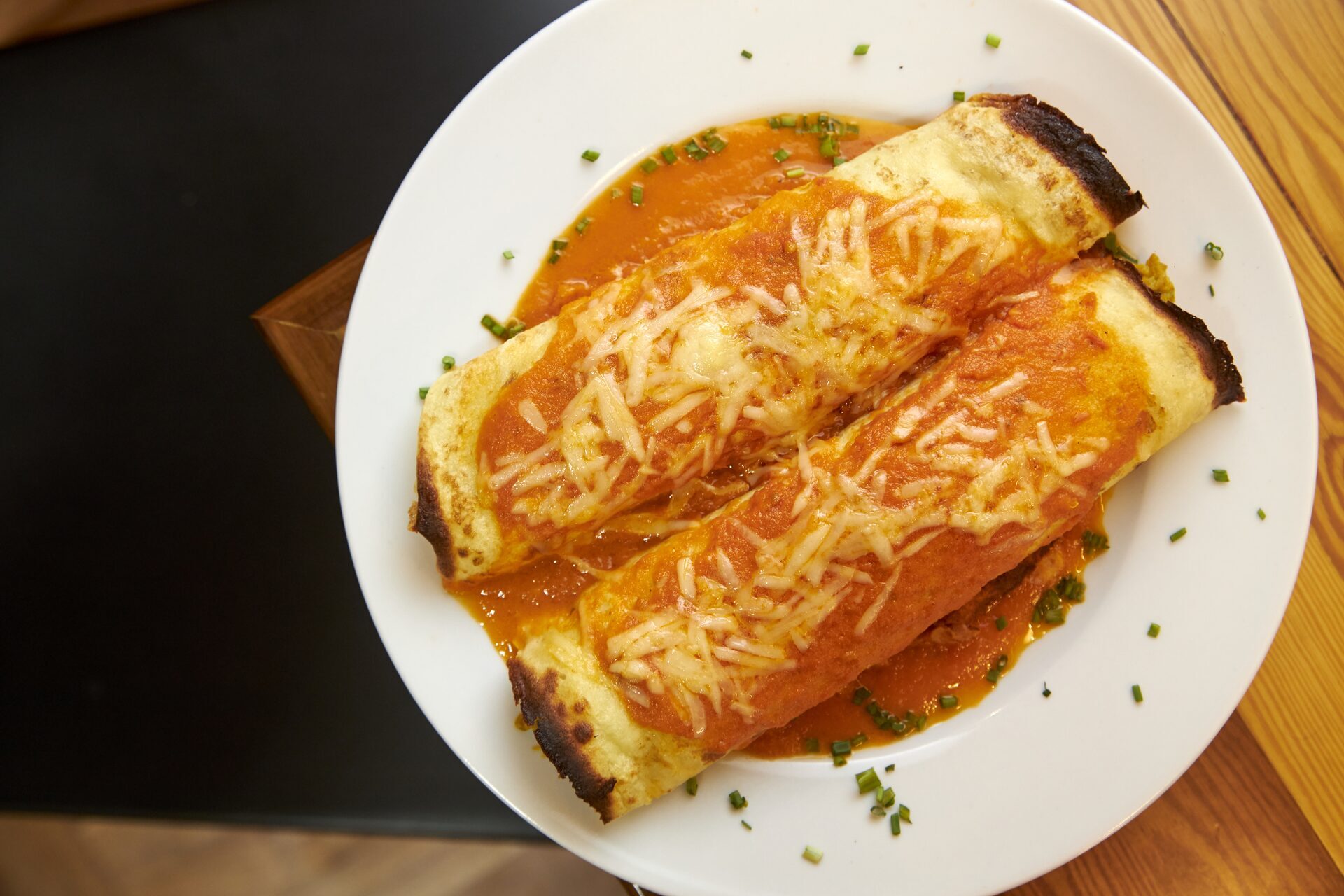 Canelones mixtos gratinados con queso
